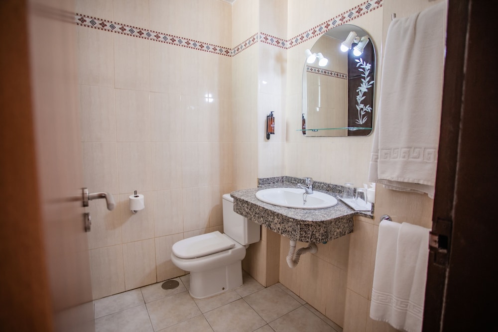 Classic Apartment, 1 Bedroom, Sea View (Single Use) thumbnail 5