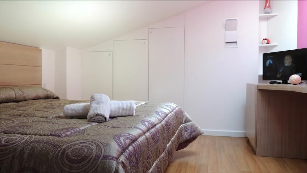 Standard Double Room photo 3