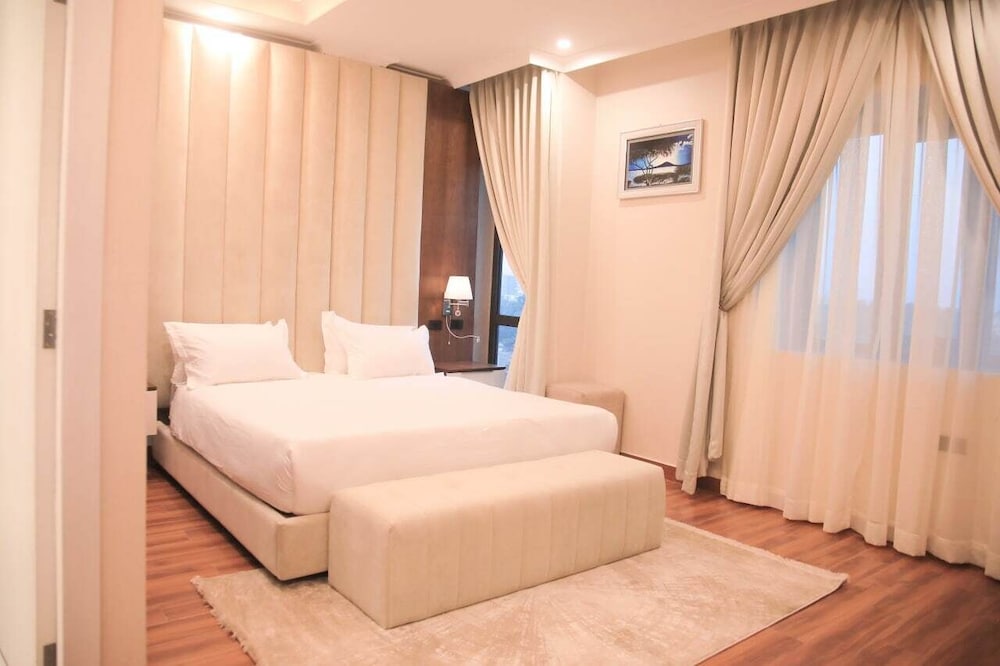 Basic Single Room, Balcony, City View