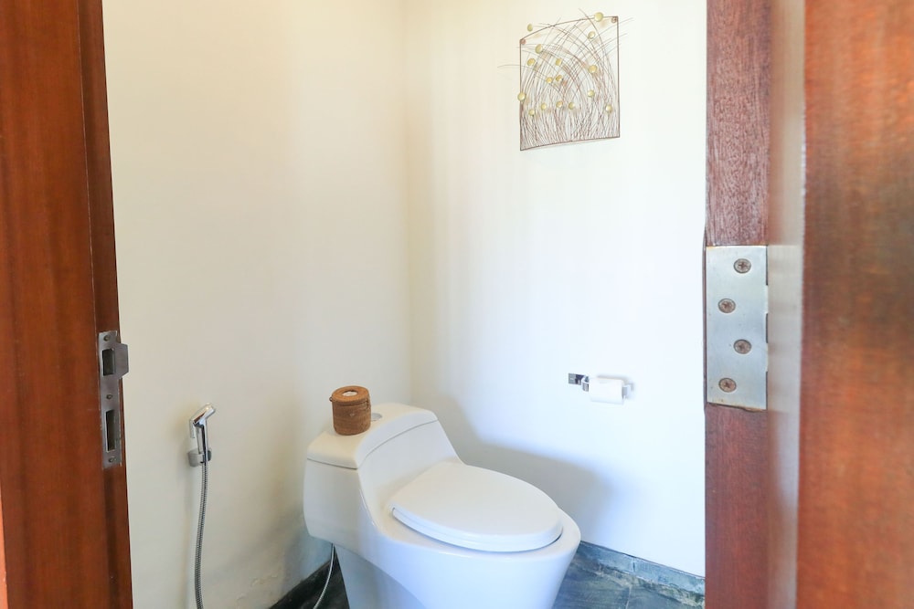 Suite - Photo 13