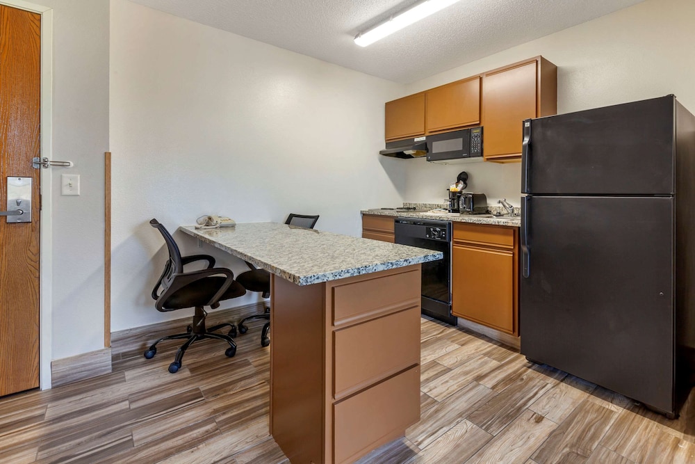 Suite, Non Smoking - Photo 11