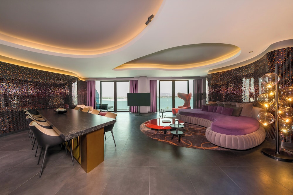 Marvelous Jacuzzi Suite, 1 Bedroom Suite, 1 King, Skyline View, Terrace, Whirlpool thumbnail 5