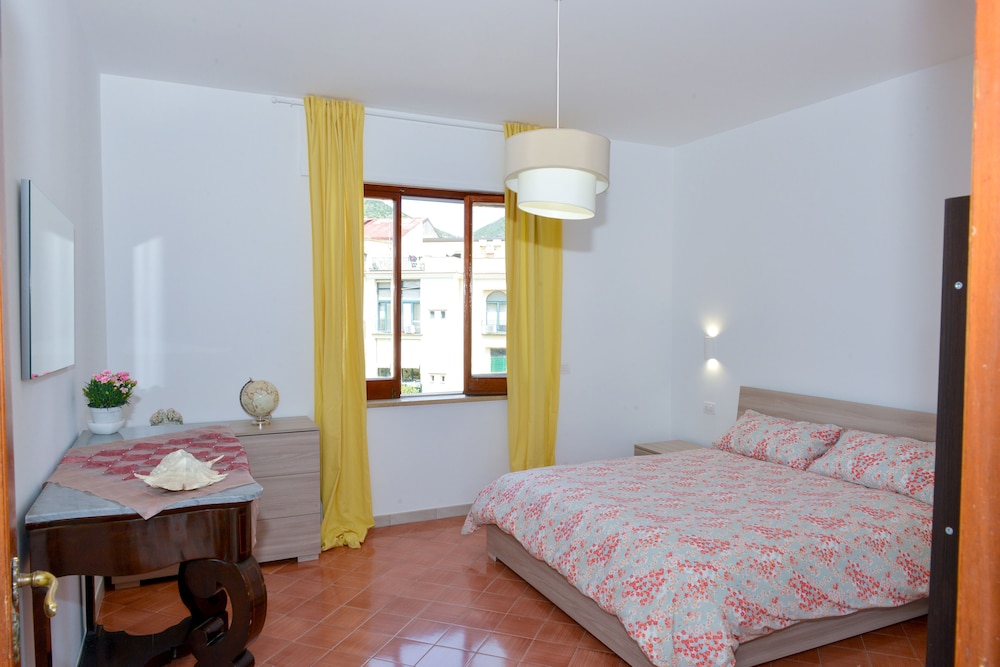 Apartment, 2 Bedrooms, Smoking, Balcony