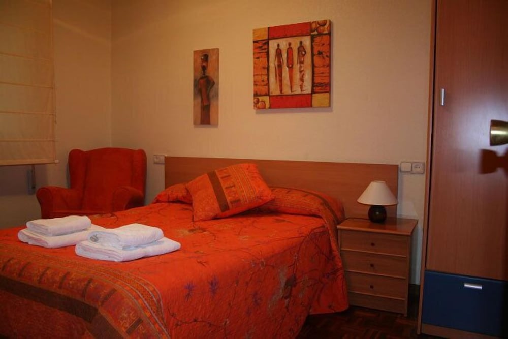 Economy Single Room, Shared Bathroom