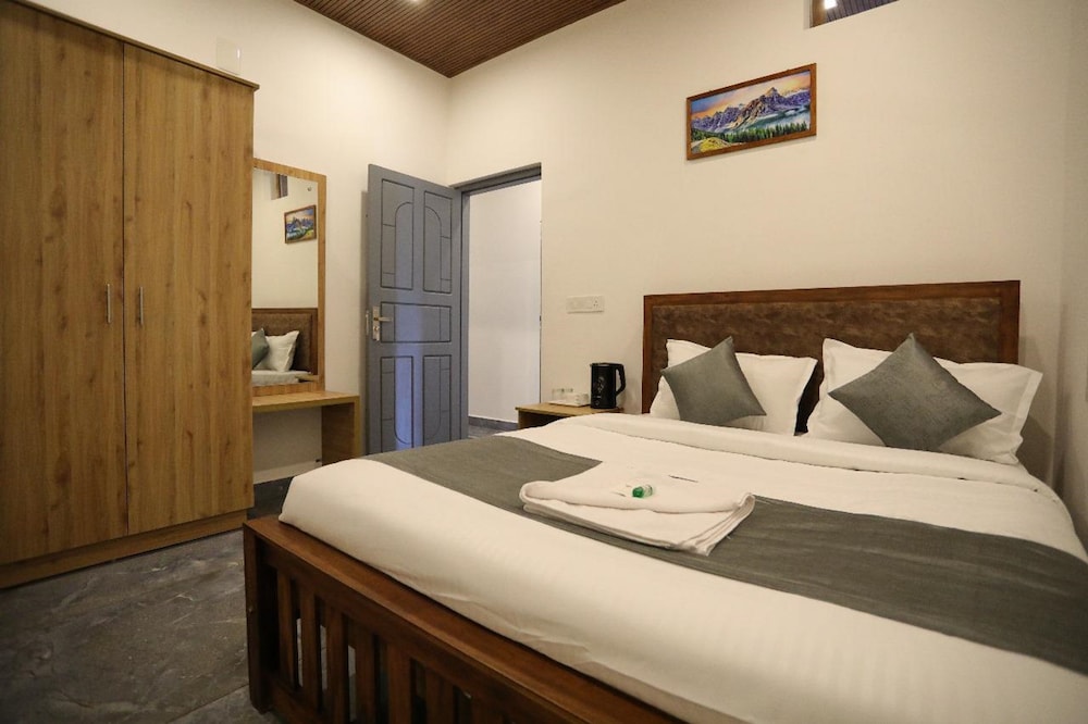 6 BHK Villa photo 1
