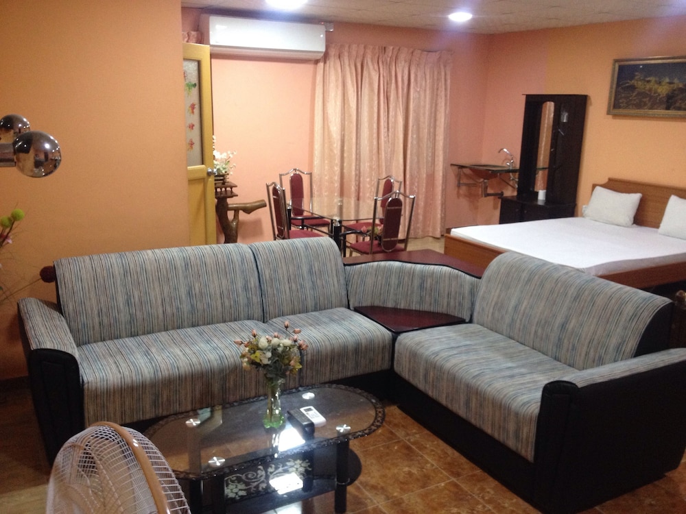 Deluxe Family Room photo 3