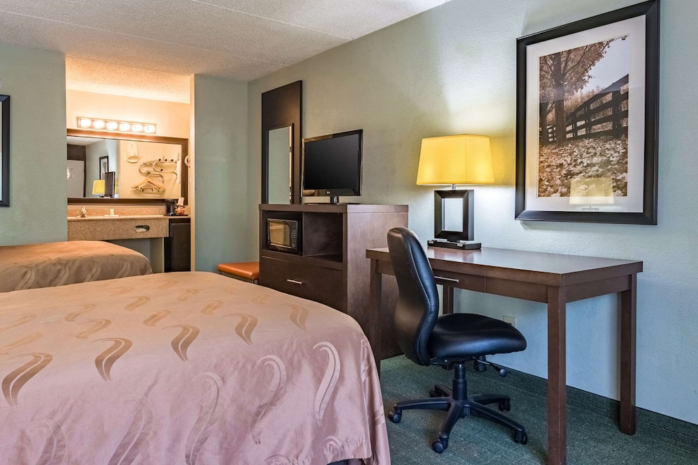 Standard Room, 2 Double Beds, Smoking photo 2