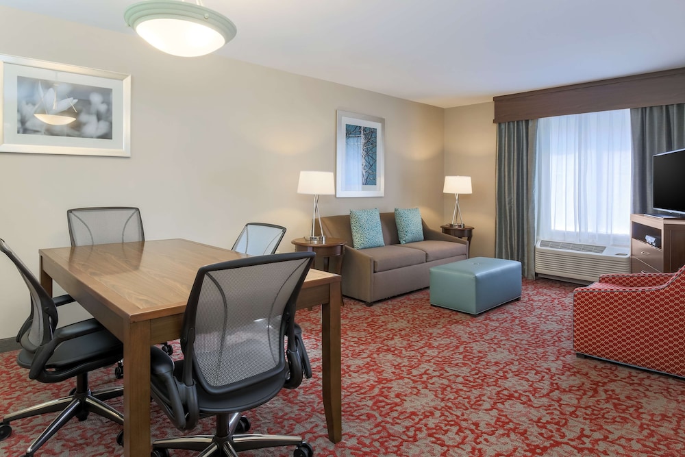 Junior Suite, 1 King Bed, Accessible - Photo 4