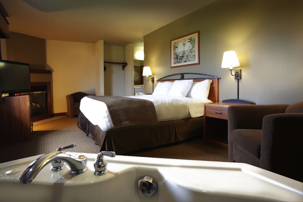 Suite, Jetted Tub (King) - Photo 4