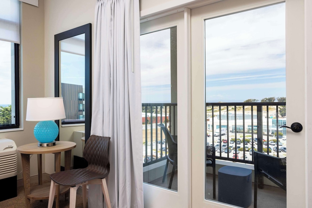 Suite, 1 Bedroom - Photo 1