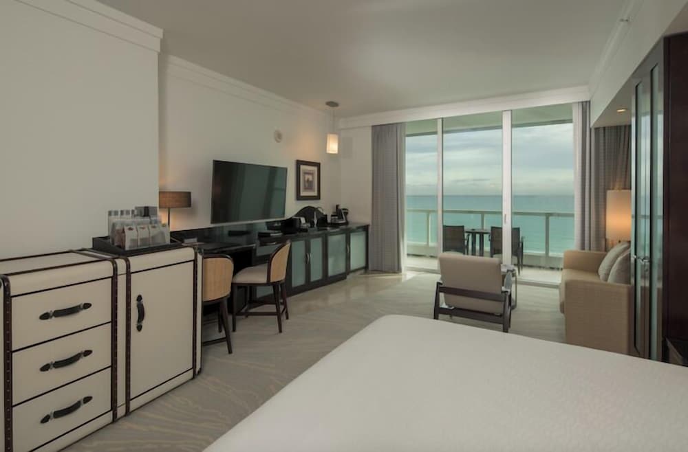 Sorrento Ocean Front Junior Suite