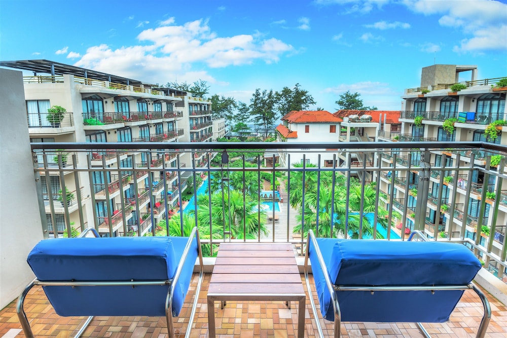 Deluxe Double or Twin Room, Pool View - Photo 5