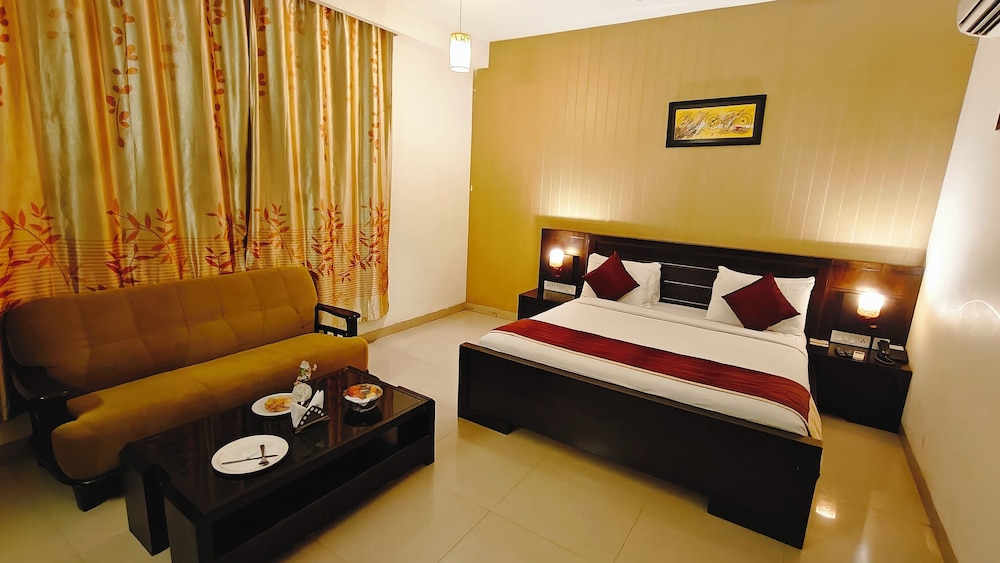 Business Suite, City View