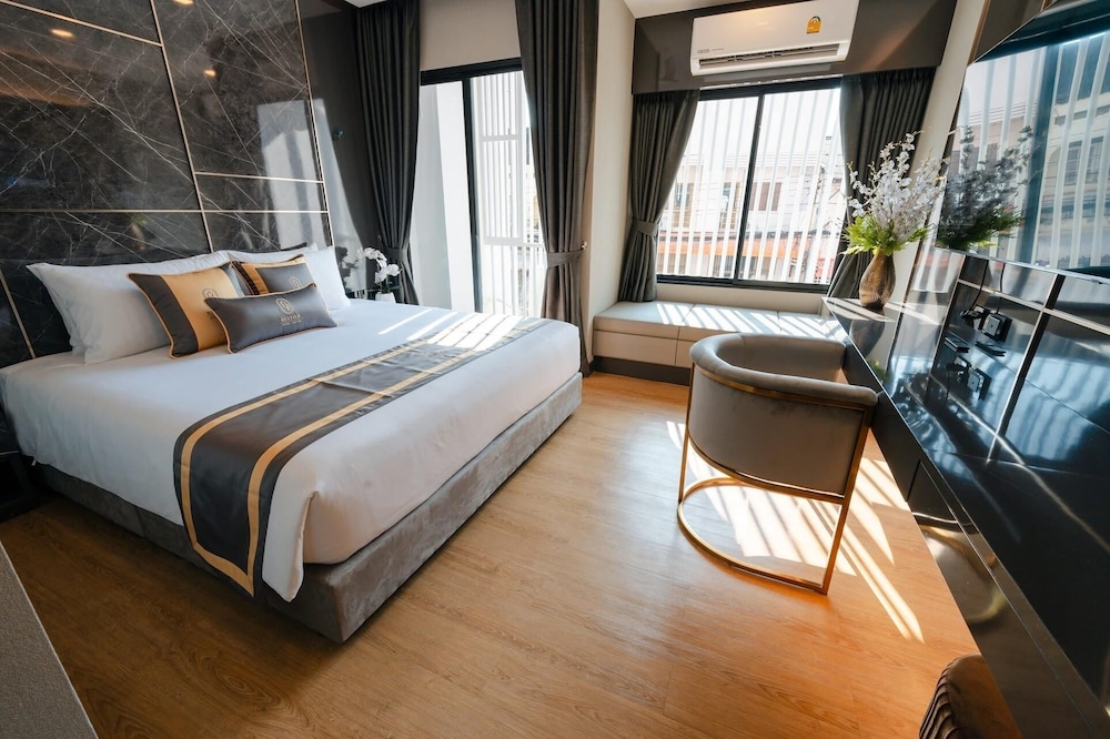Superior Room, 1 King Bed - Photo 1