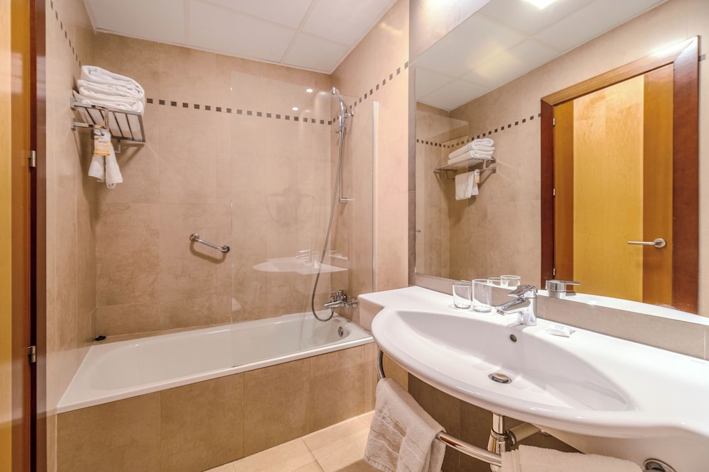 Standard Double Room - Photo 7