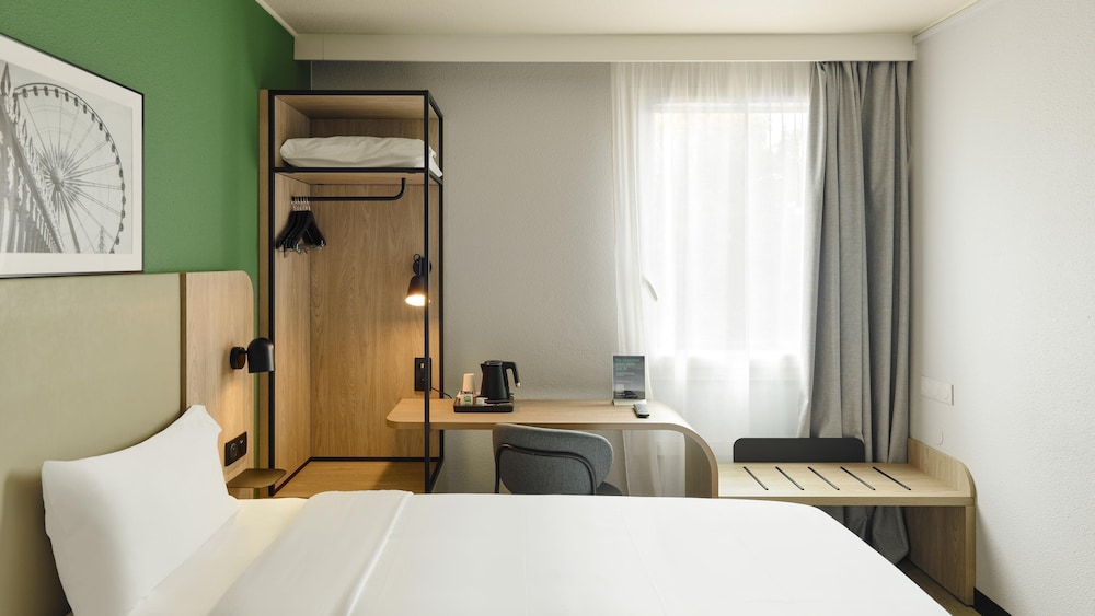 Standard Room, 2 Twin Beds - Photo 4