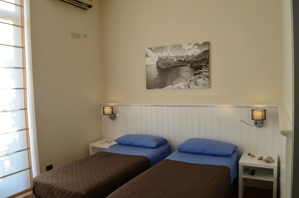 Deluxe Double or Twin Room, Balcony photo 1