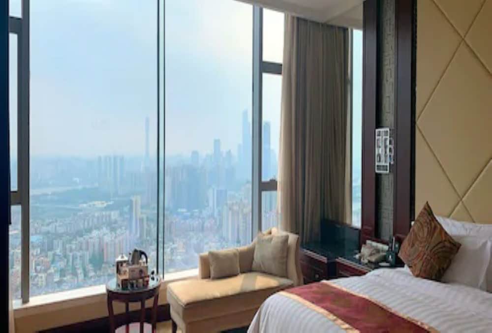 Executive Room, 1 King Bed - Photo 6