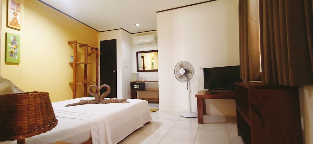 Deluxe Queen Room (2 Adults) photo 1
