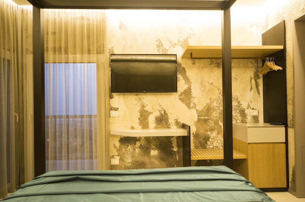 Honeymoon Suite, 1 Queen Bed, Balcony, Sea View photo 3