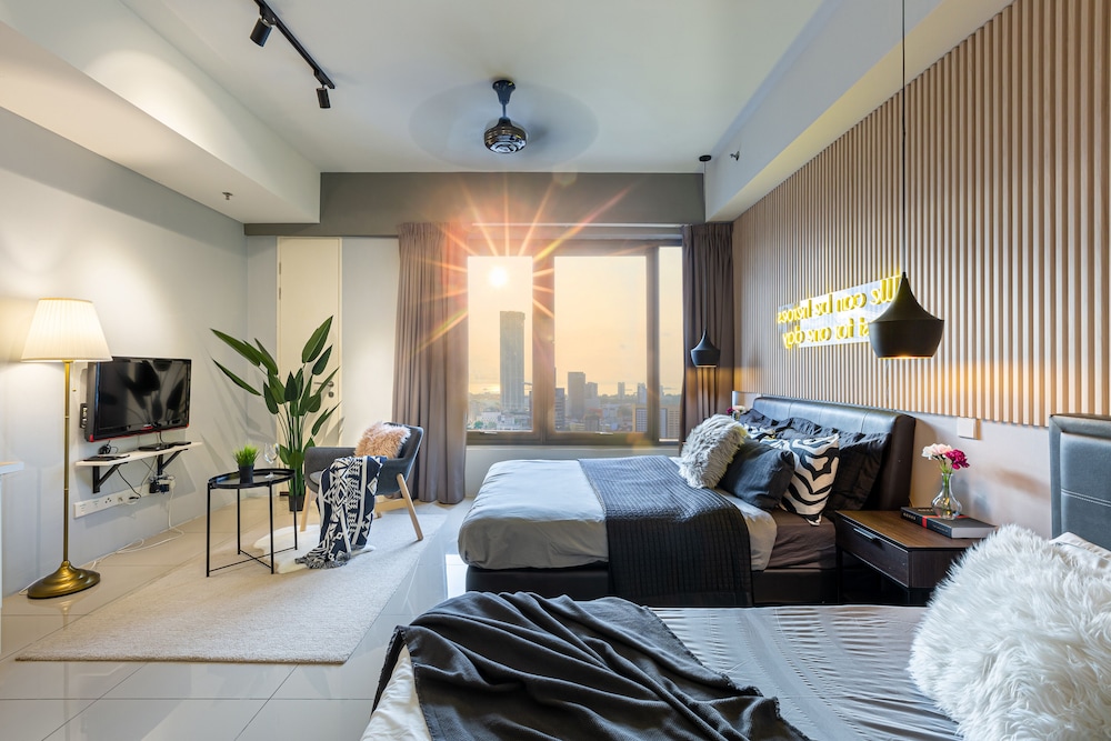 Deluxe Studio, City View