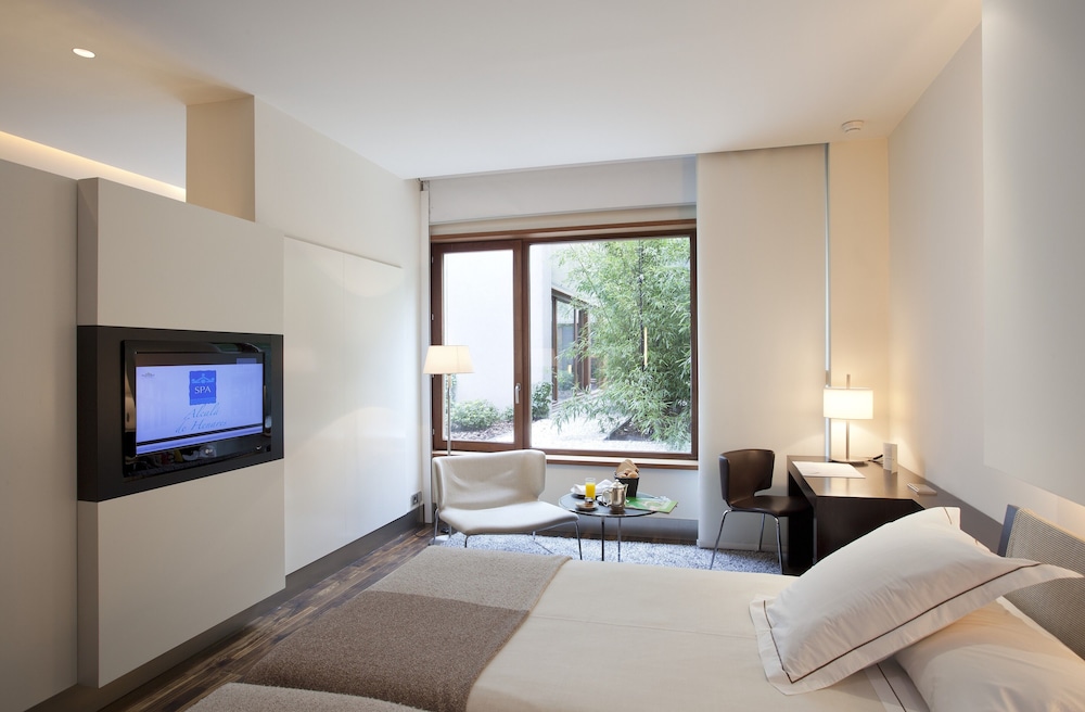 Standard Twin Room photo 2