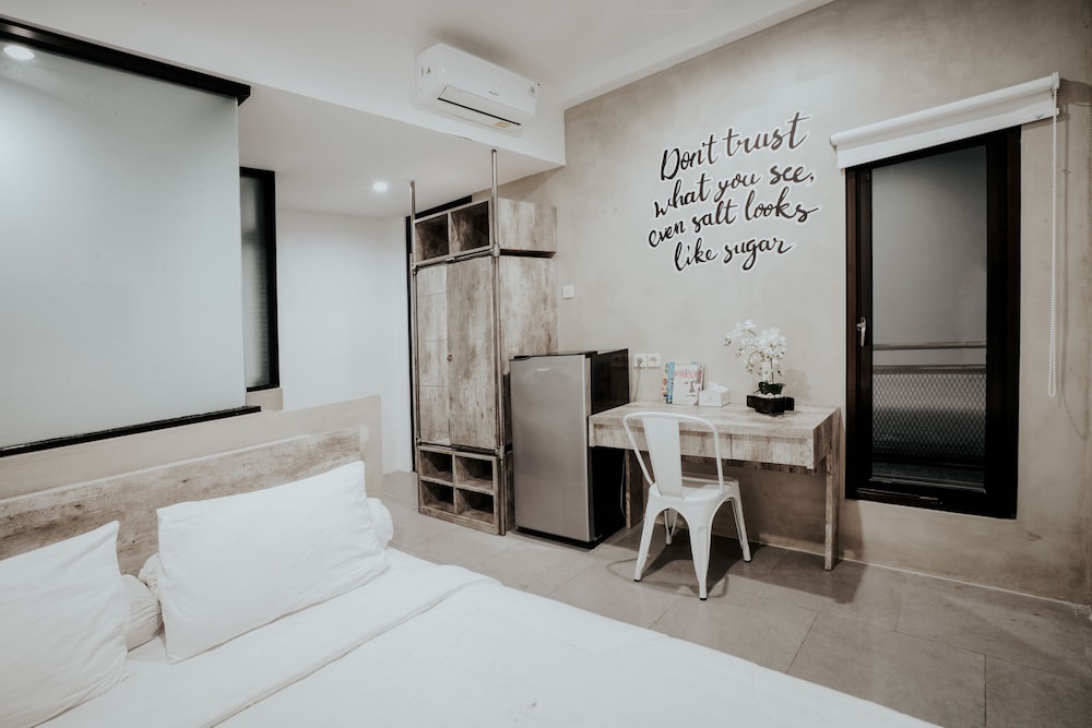 Deluxe Room - Photo 2