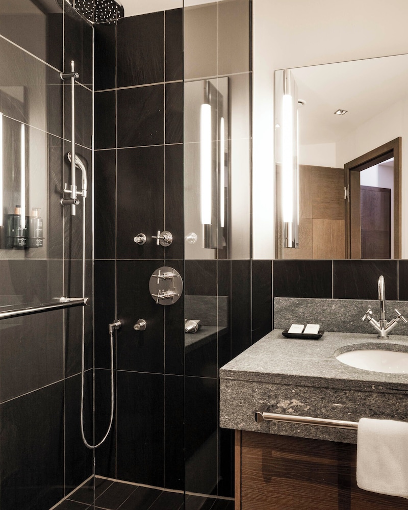 Emperor Suite - Photo 5