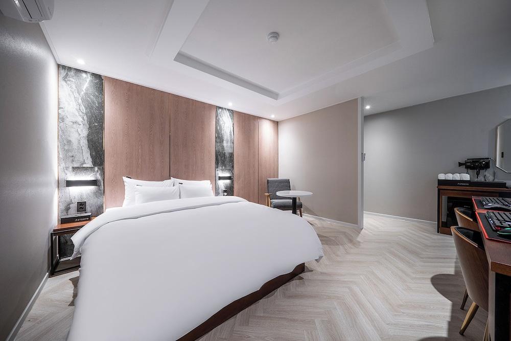 Deluxe Double Room, City View photo 2