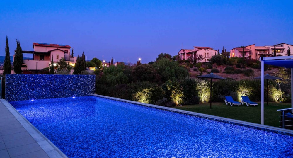 Villa photo 3