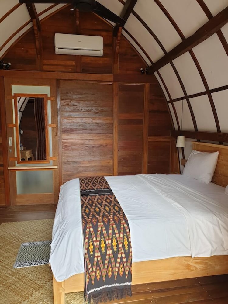 Deluxe Double or Twin Room, Beach View photo 3
