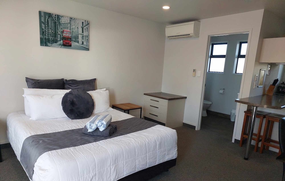 Motel studio