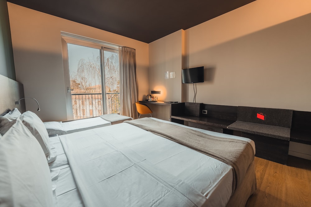 Superior Triple Room, Garden View - Photo 1