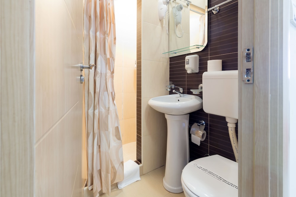 Standard Double Room, 1 Bedroom - Photo 12