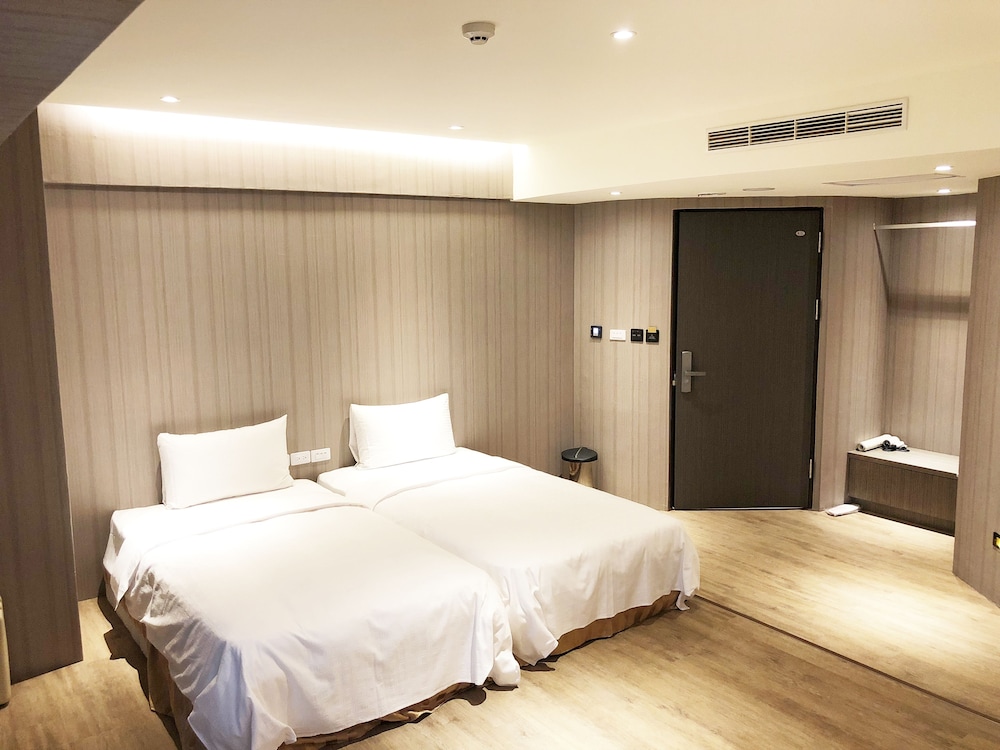 Deluxe Triple Room photo 2