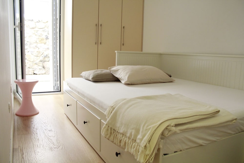 Basic Apartment, Multiple Beds, Courtyard View photo 3