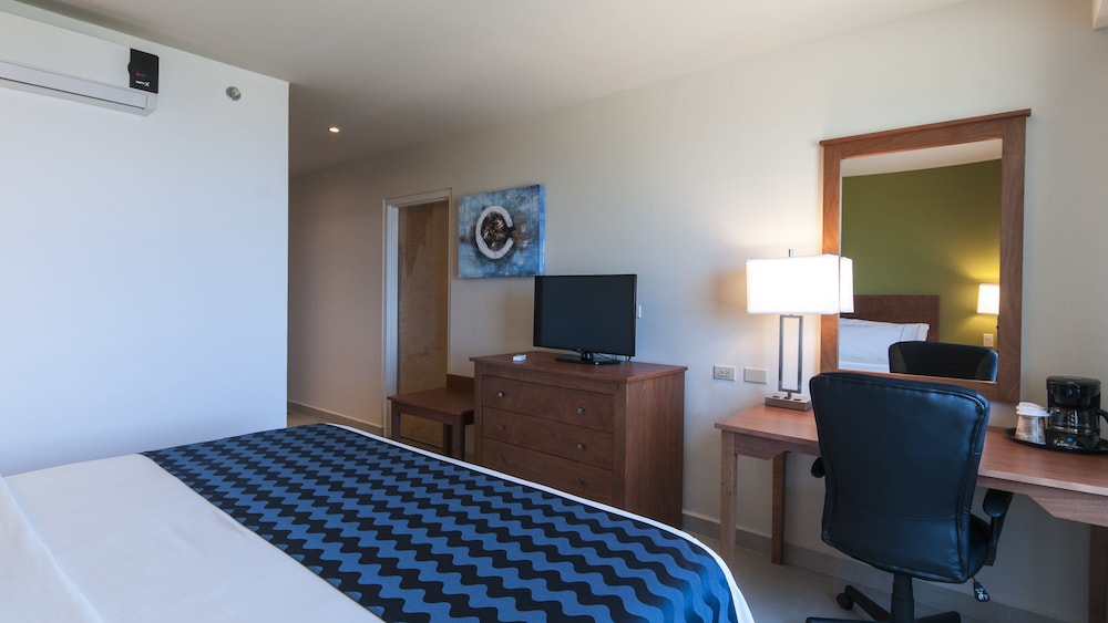 Standard Room, 1 King Bed
