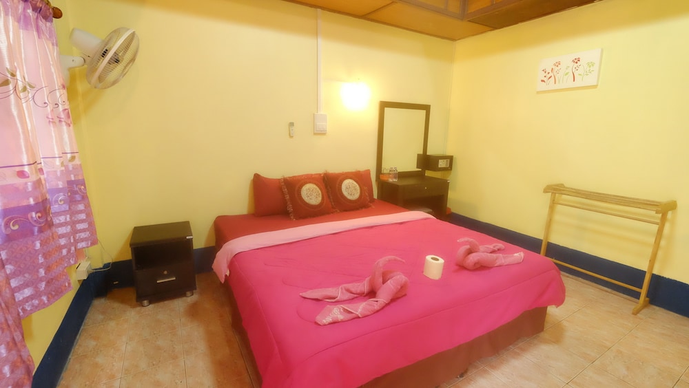 Deluxe Double Room With Air Condition photo 1