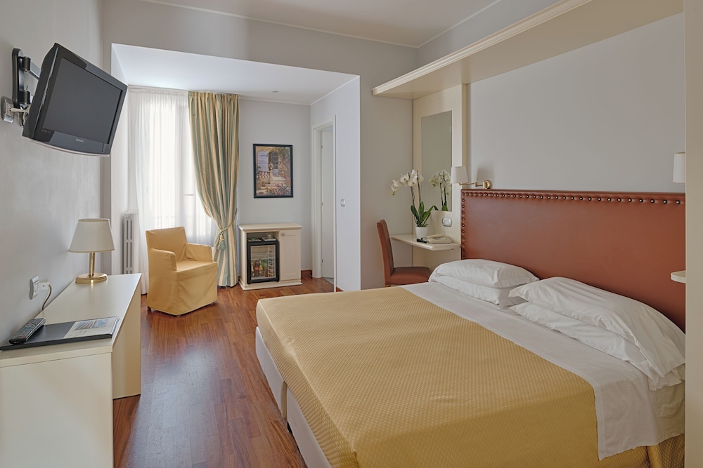 Standard Double or Twin Room photo 1