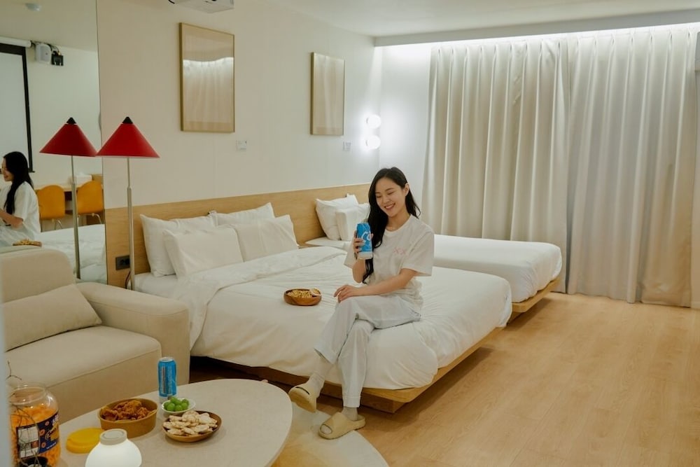 Business Twin Room photo 3