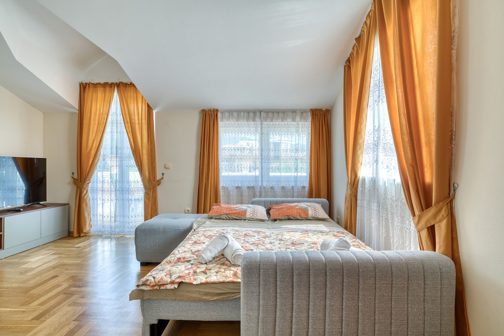 Panoramic Apartment - Photo 20