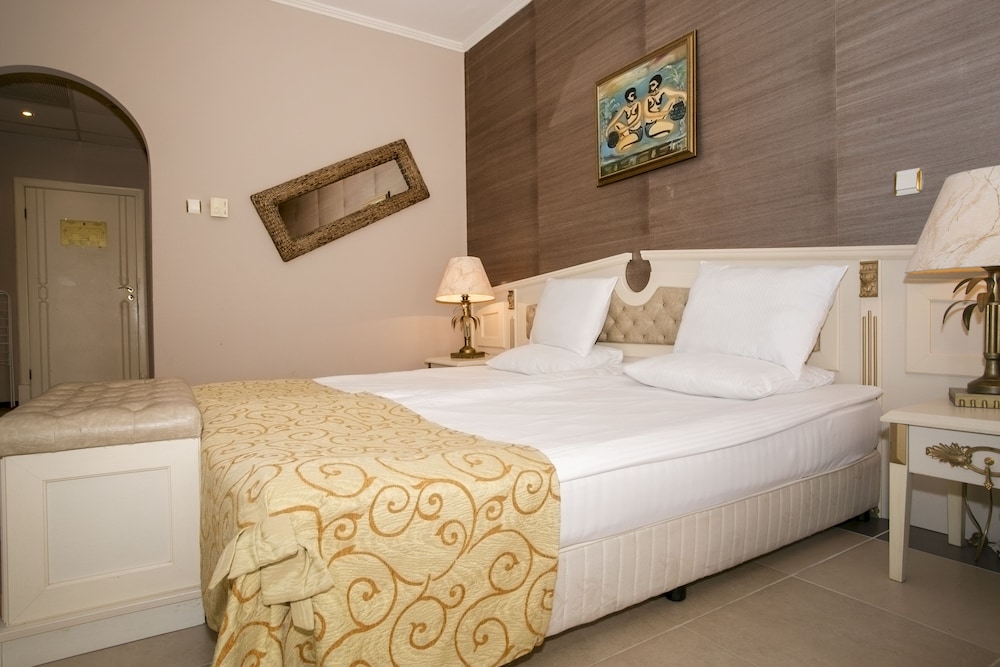 Double Room, Balcony, Park View - Photo 12