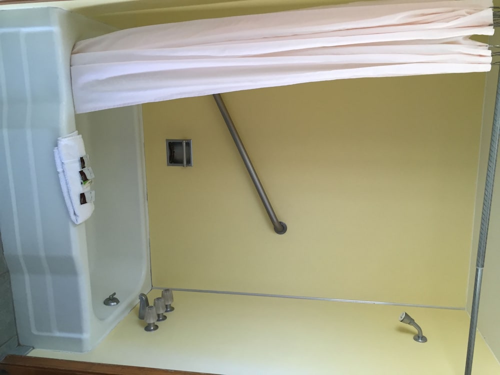 Standard Room, 2 Double Beds photo 2