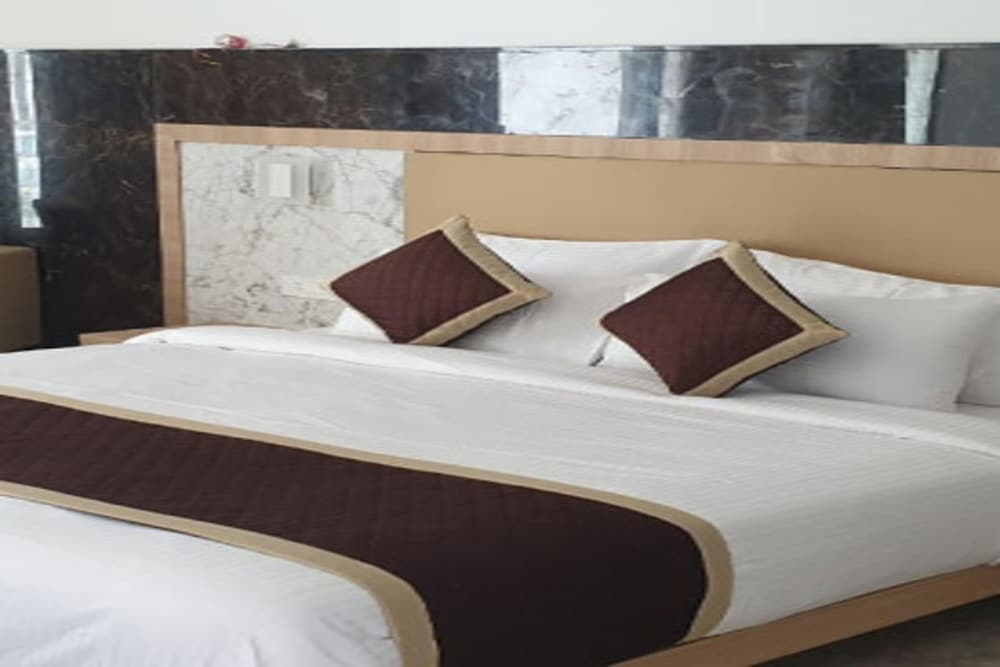 Family Rooms - Photo 8