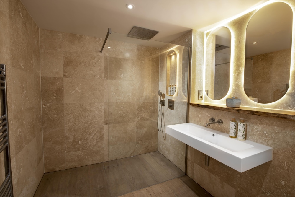 Deluxe Room - Photo 1