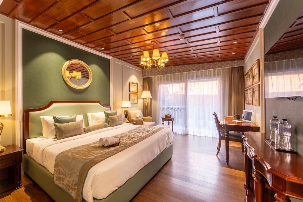 Presidential Suite With Balcony B Wing