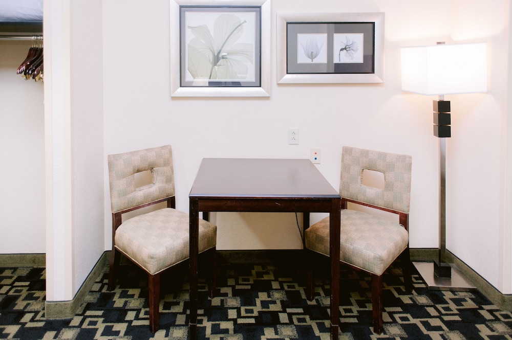 Suite, Multiple Beds - Photo 2