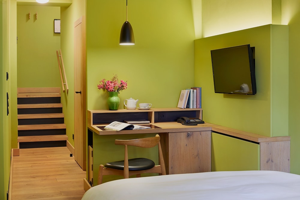 Superior Single Room, Garden View