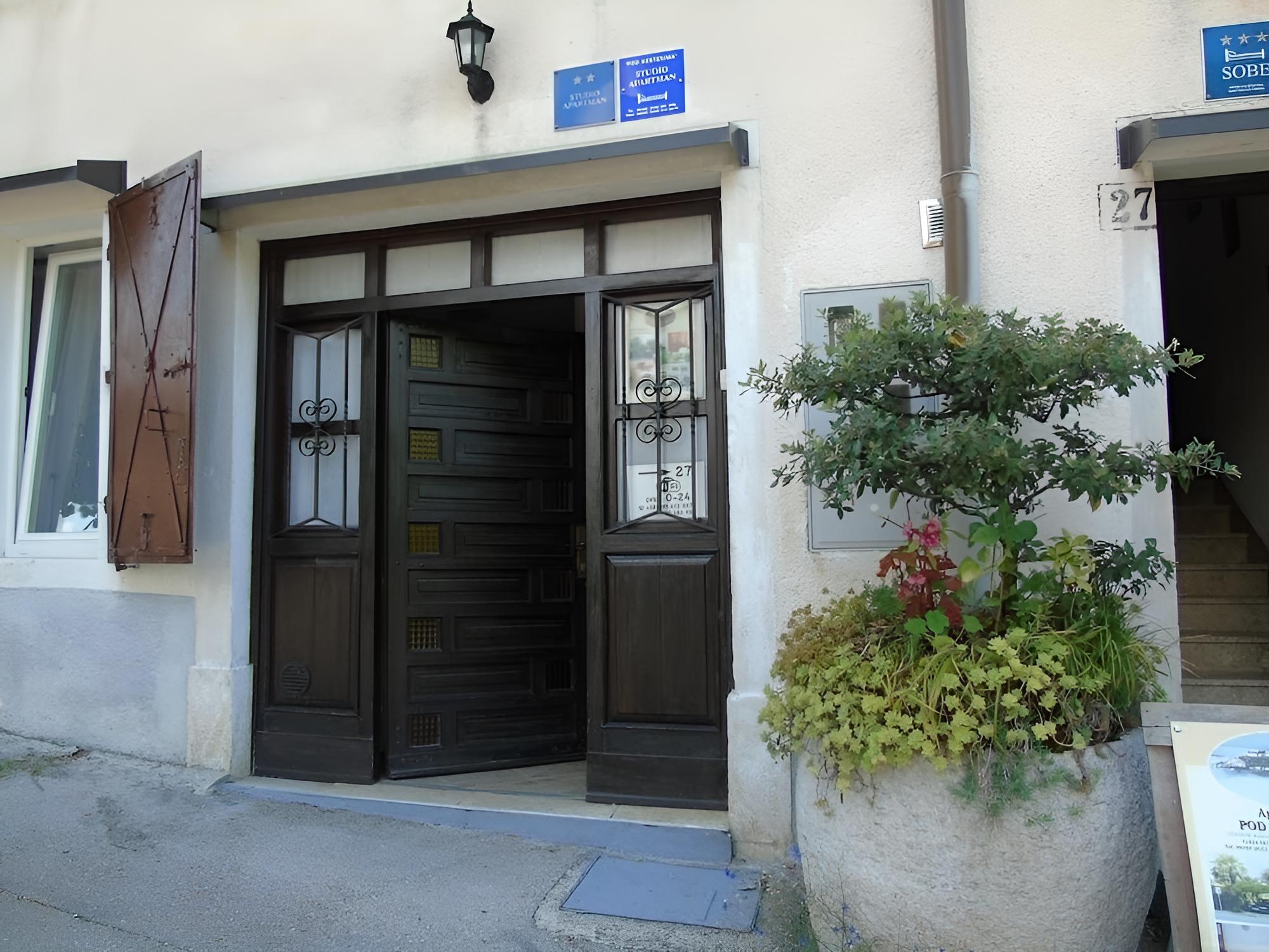 Studio (Stjepan - panoramic view - SA1(2)) photo 1
