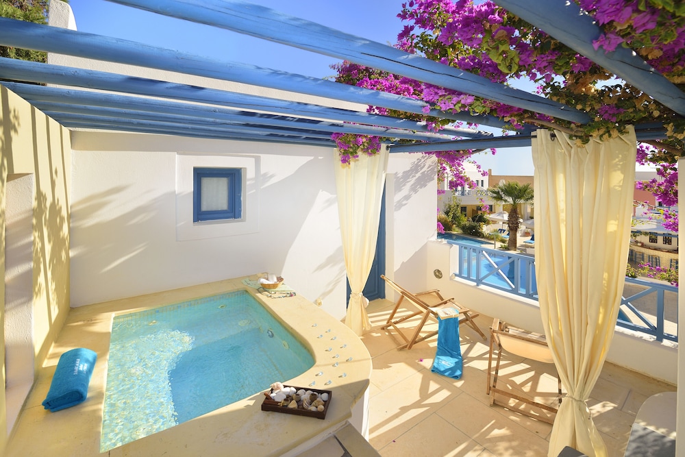 Junior Suite, Jetted Tub - Photo 3